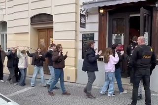 Je nepříčetný. Policie odložila případ učitele, který si na škole v Praze vymyslel střelbu - Novinky